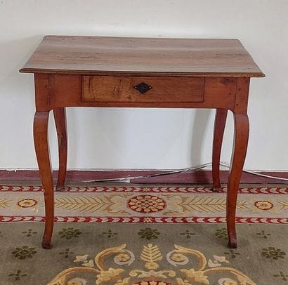 DESKTOP TABLE in natural wood opening with...