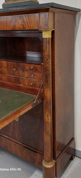 SECRETAIRE à colonnes détachées en acajou...