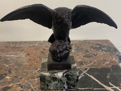 D'après Antoine Louis BARYE (1796-1875) 

Hibou

Bronze,...