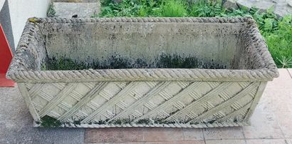 JARDINIERE in reconstituted stone

H : 29...