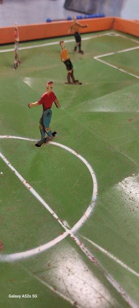 TECHNI-FOOT

Metal game on wooden frame

Cable...