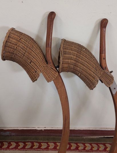 AERO-BALL GAME 

L: 77 cm and 80 cm

(one...