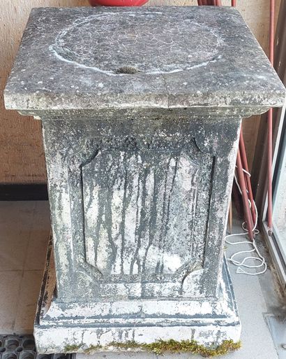 SOCLE in reconstituted stone

H: 63 cm W:...