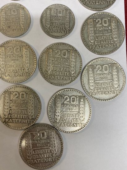 LOT OF SILVER PIECES including : 

- 42 pieces...