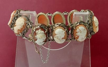 BRACELET adorned with medallion cameos with...