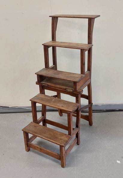 STEP CHAIR in natural wood

H : 99 cm