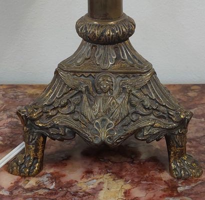 LAMP STAND in bronze, claw feet

H : 32 ...