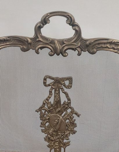 Bronze SHIELD 

68 x 59 cm