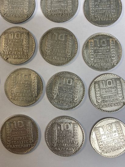 LOT OF SILVER PIECES including : 

- 42 pieces...