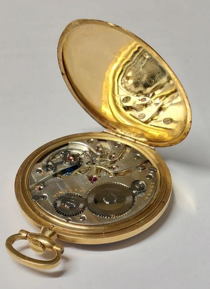 MONTRE A GOUSSET Juvenia en or 

Cadran à...