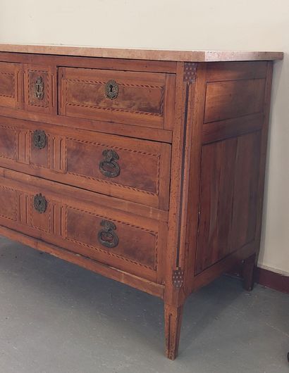 WOODEN VENEER COMMODE opening with four drawers...