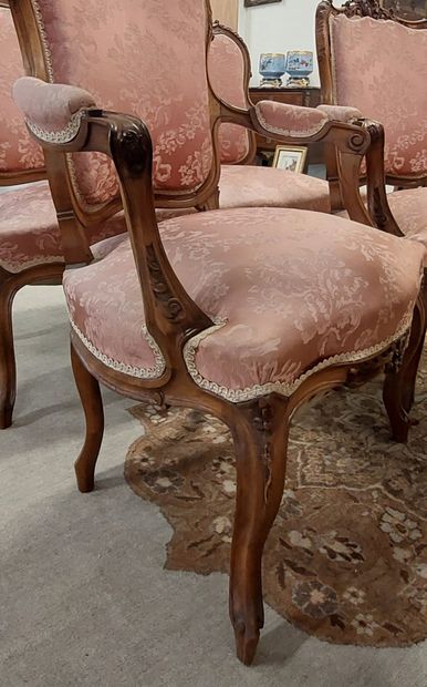 SALON in carved natural wood decorated with...