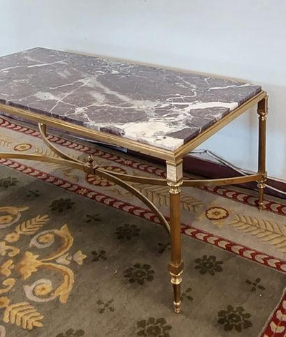 TABLE BASSE piètement en bronze, dessus de...