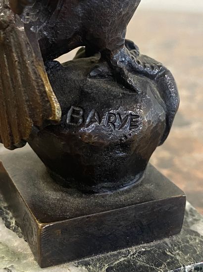 D'après Antoine Louis BARYE (1796-1875) 

Hibou

Bronze,...