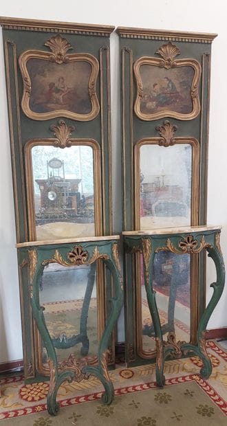 PAIRES DE CONSOLES ET LEUR TRUMEAU en bois...