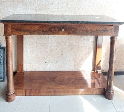 CONSOLE en acajou et placage d'acajou ouvrant...