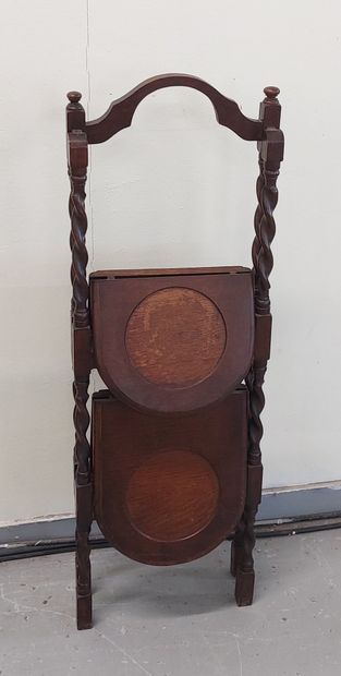Wooden folding plate rack with twisted columns

H:...