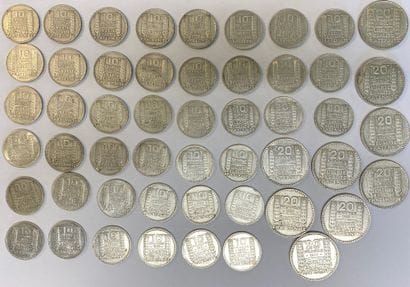 LOT OF SILVER PIECES including : 

- 42 pieces...