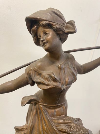 FLORA

Regula subject 

Marble base

Height:...