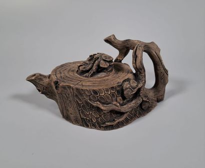 CHINA

Yixing stoneware teapot with natural...