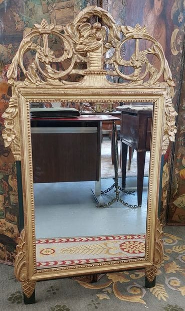 Wood and gilded stucco MIRROR, openwork pediment...