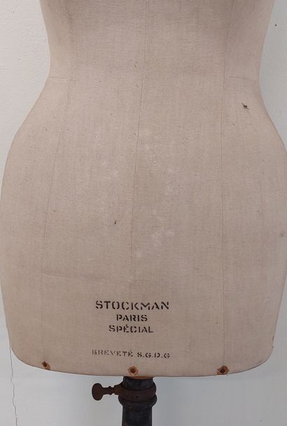 MANNEQUIN STOCKMANN 

H : 150 cm

(en l'état,...