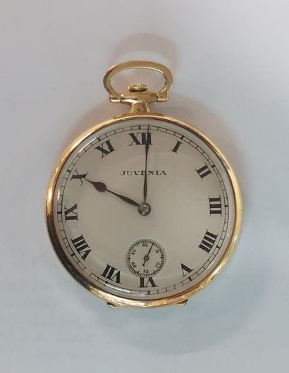 MONTRE A GOUSSET Juvenia en or 

Cadran à...