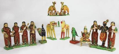 ENSEMBLE DE JOUETS en bois peint représentant...