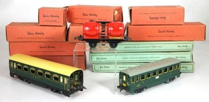 HORNBY
IMPORTANT ENSEMBLE DE JOUETS comprenant...