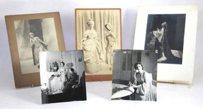 ENSEMBLE DE PHOTOGRAPHIES de scènes familiales,...
