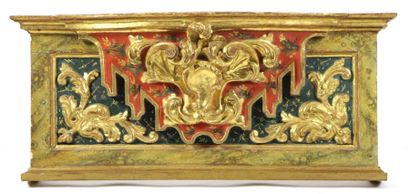FRONTON en bois doré et polychrome à décor...