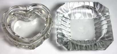 BACCARAT
CENDRIER en cristal en forme de...