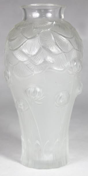 LALIQUE FRANCE
VASE