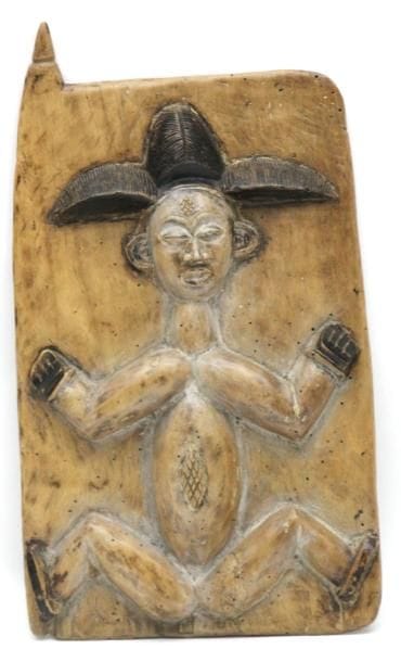 GABON VOLET DE CASE PUNU en bois sculpté...