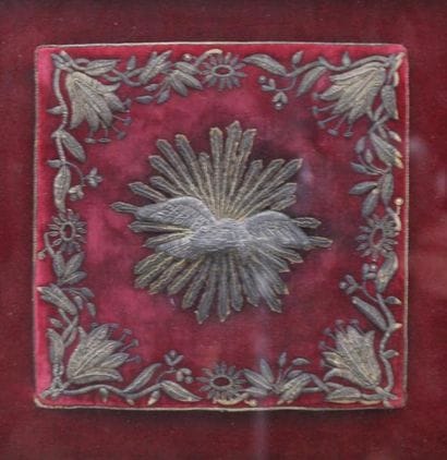 MOTIF DECORATIF d?une colombe du Saint Esprit...