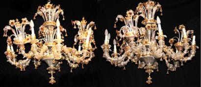 PAIRE DE LUSTRES en verre de Venise à 12...
