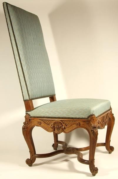 CHAISE en bois naturel sculpté à dossier...