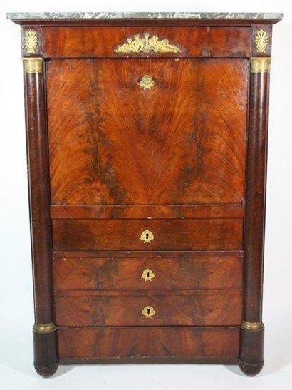 SECRETAIRE en acajou et placage d'acajou...