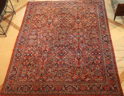 Exceptionnel TAPIS en laine fait main, à...