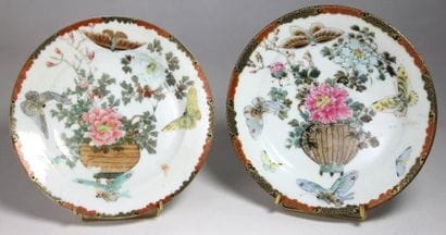 JAPON
PAIRE D'ASSIETTES CREUSES en porcelaine...