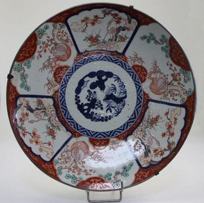CHINE
Grand PLAT circulaire en porcelaine...