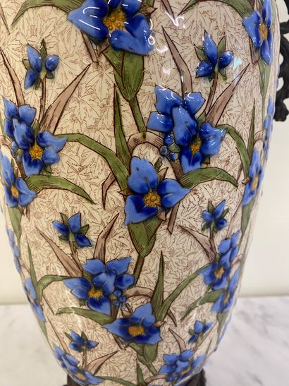 LUNEVILLE

Large Lunéville earthenware vase...