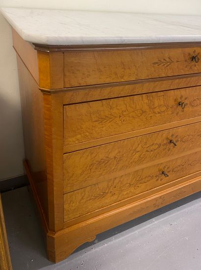 COMMODE in bird's eye maple opening with...