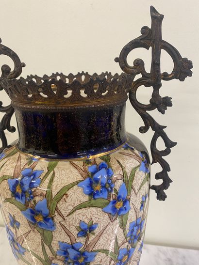 LUNEVILLE

Large Lunéville earthenware vase...