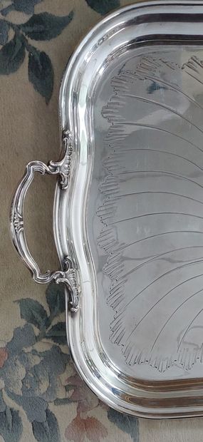 LARGE TRAY in silver-plated metal

64 x 44...