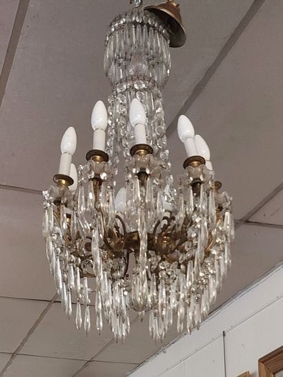 brass PAMPILLES LIGHT, nine lights 

Height:...