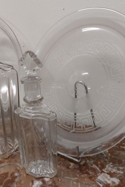 TWO crystal TRAYS 

D: 28.5 cm and 30 cm



Including...