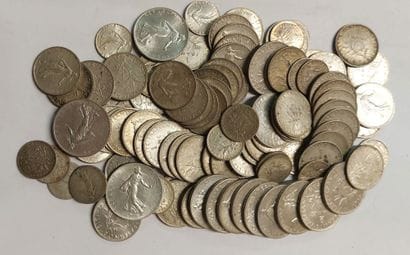 LOT de pièces en argent comprenant : 

-...