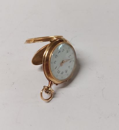 SMALL GOLD LADY'S GOLF WATCH 

PB : 22,35...