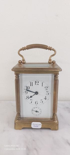 REVEIL DE VOYAGE en bronze, laiton et verre...